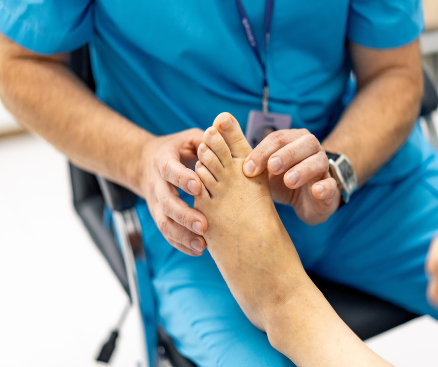 Diabetic Foot Checks After Holiday Travel: Why They Matter More Than You Think